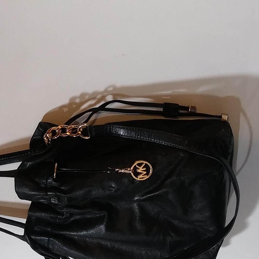 Michael Kors Black Shoulder Bag - Picture 3 of 13